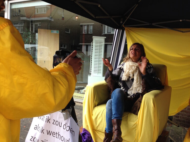 Op de jaarmarkt: storm, nat en koud… en toch gezellig!
