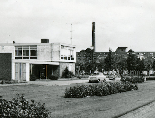 Toen commercie nog geen rol speelde, was er het Witgele-Kruisgebouw aan de Mariastraat te Rijen. Was het vroeger toch beter?