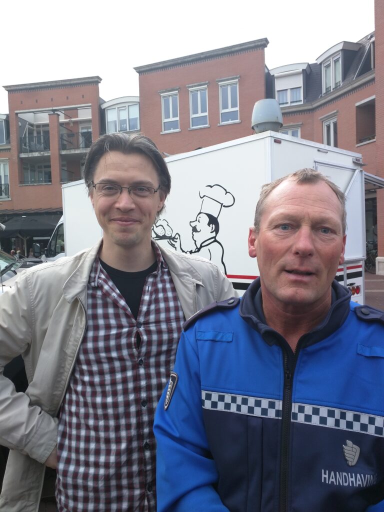 Pieter de Bruijn op pad met boa Stan Pagie