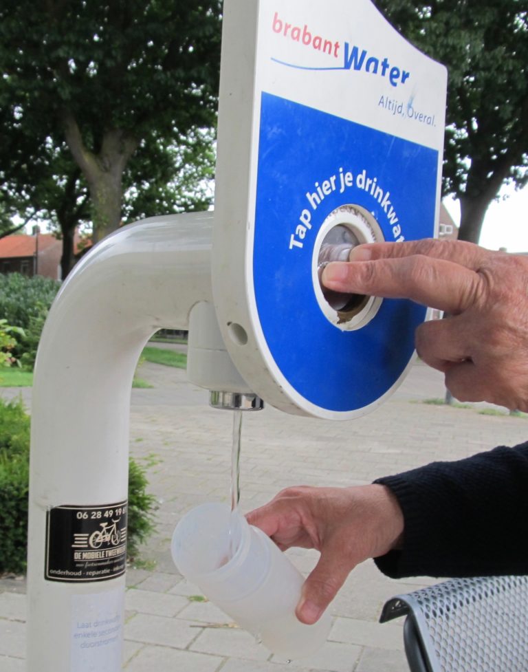 Overal drinkwater tappen en thuis de raadsvergadering volgen