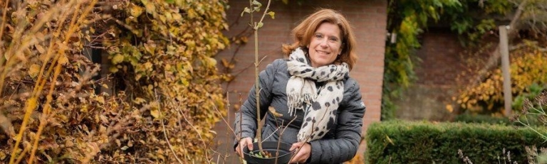 In een week van schaatsen op het ijs naar kop koffie in de tuin